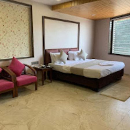 Hotel Radhe Ānand Exteriér fotografie